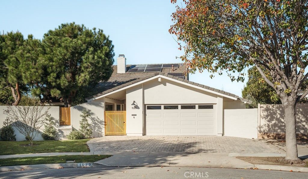 Property Photo:  1086 Vallejo  CA 92626 