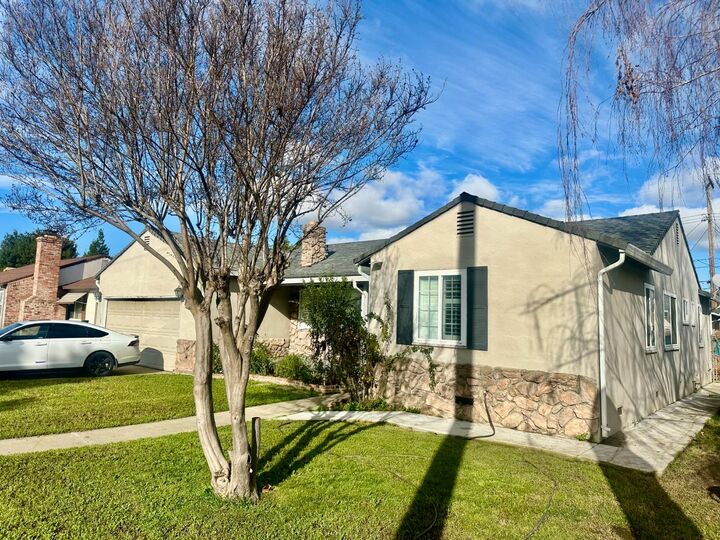 Property Photo: 609 Kettleman CA 95240