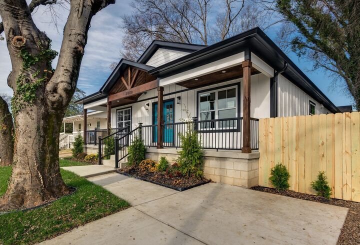 Property Photo:  2520 Santi Ave  TN 37208 