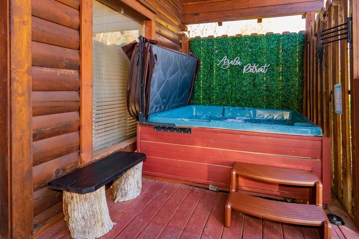 Property Photo:  552 Blackberry Ridge Way  TN 37863 