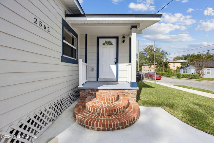 Property Photo:  2562 Summit Street  FL 32204 