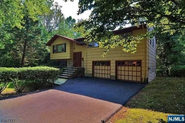 Property Photo:  552 Stevens Avenue  NJ 07450 