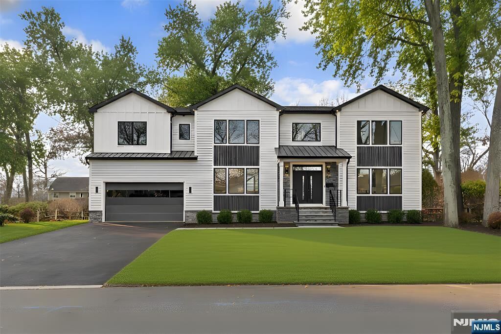 Property Photo:  508 Mountain Avenue  NJ 07676 