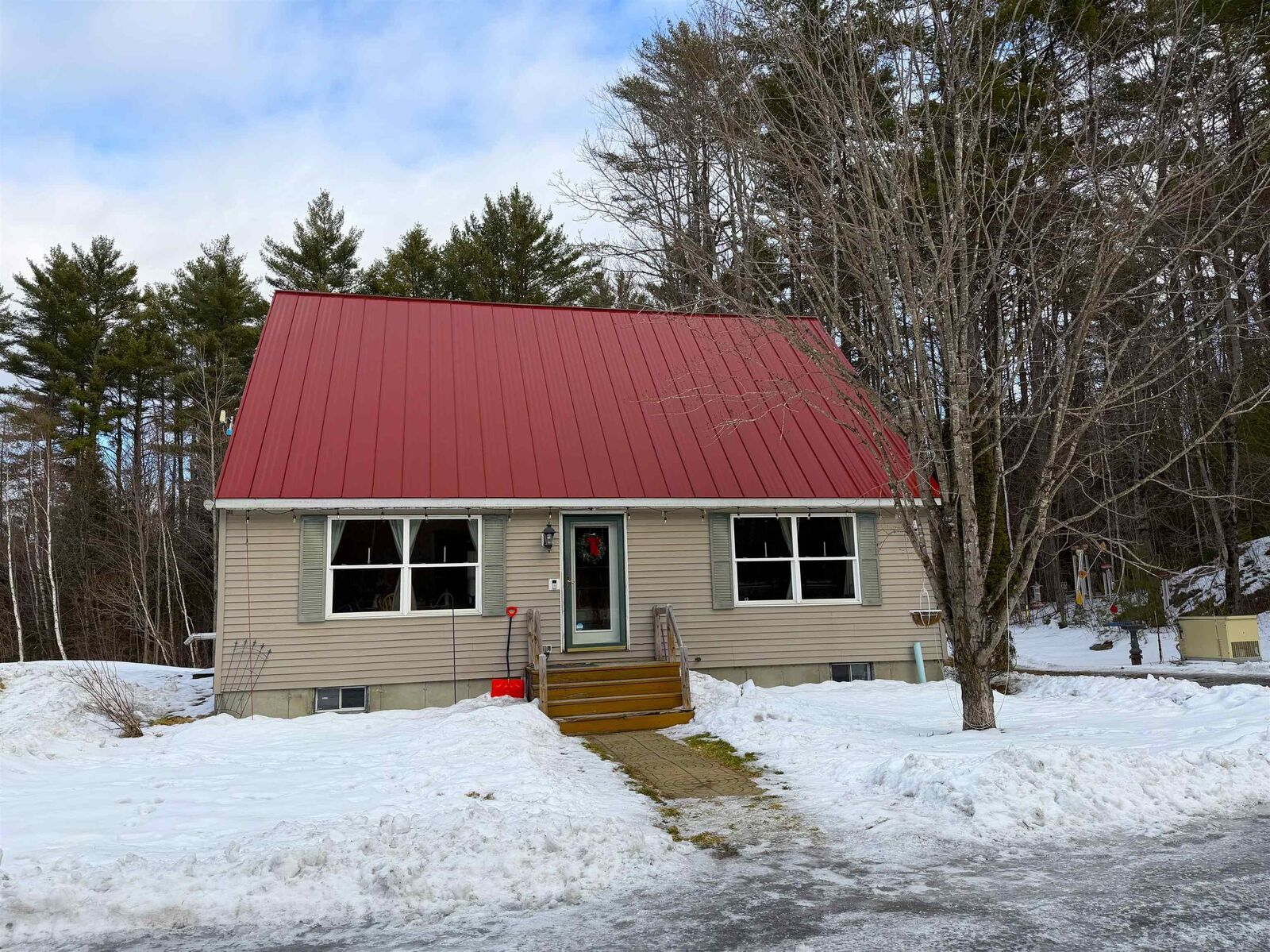 Property Photo:  94 Porter Road  NH 03781 