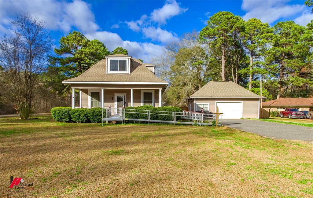 Property Photo:  2040 McCutcheon Avenue  LA 71108 