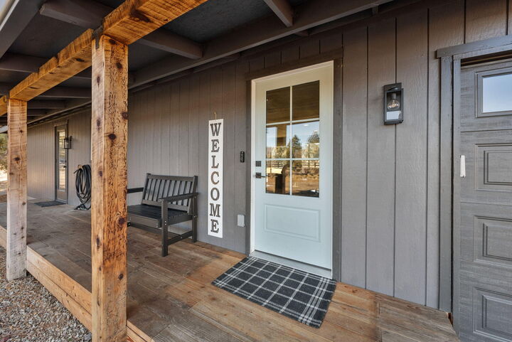 Property Photo:  66511 Ponderosa Loop  OR 97703 