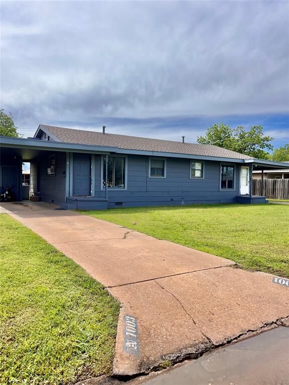 Property Photo: 1005 N Thomas Street OK 73521