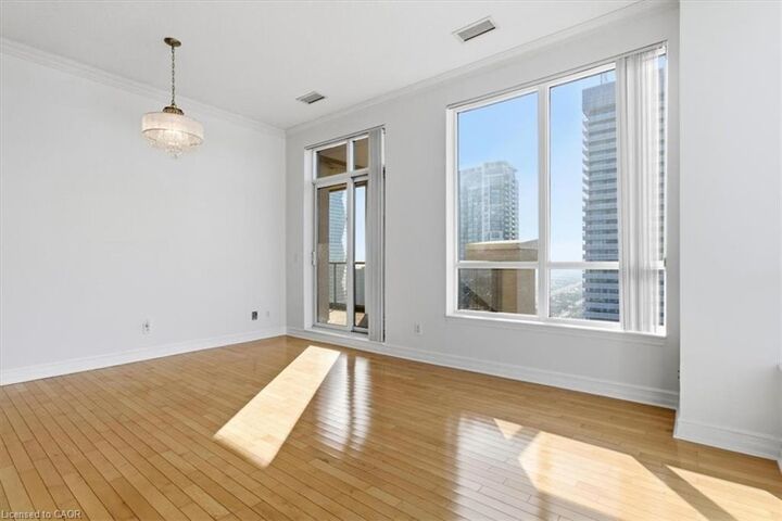 Property Photo:  4080 Living Arts Drive Uph3103  ON L5B 4N3 