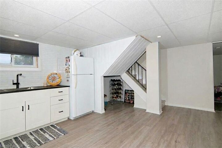 Property Photo:  6 Ridley Avenue  ON L3B 4G1 