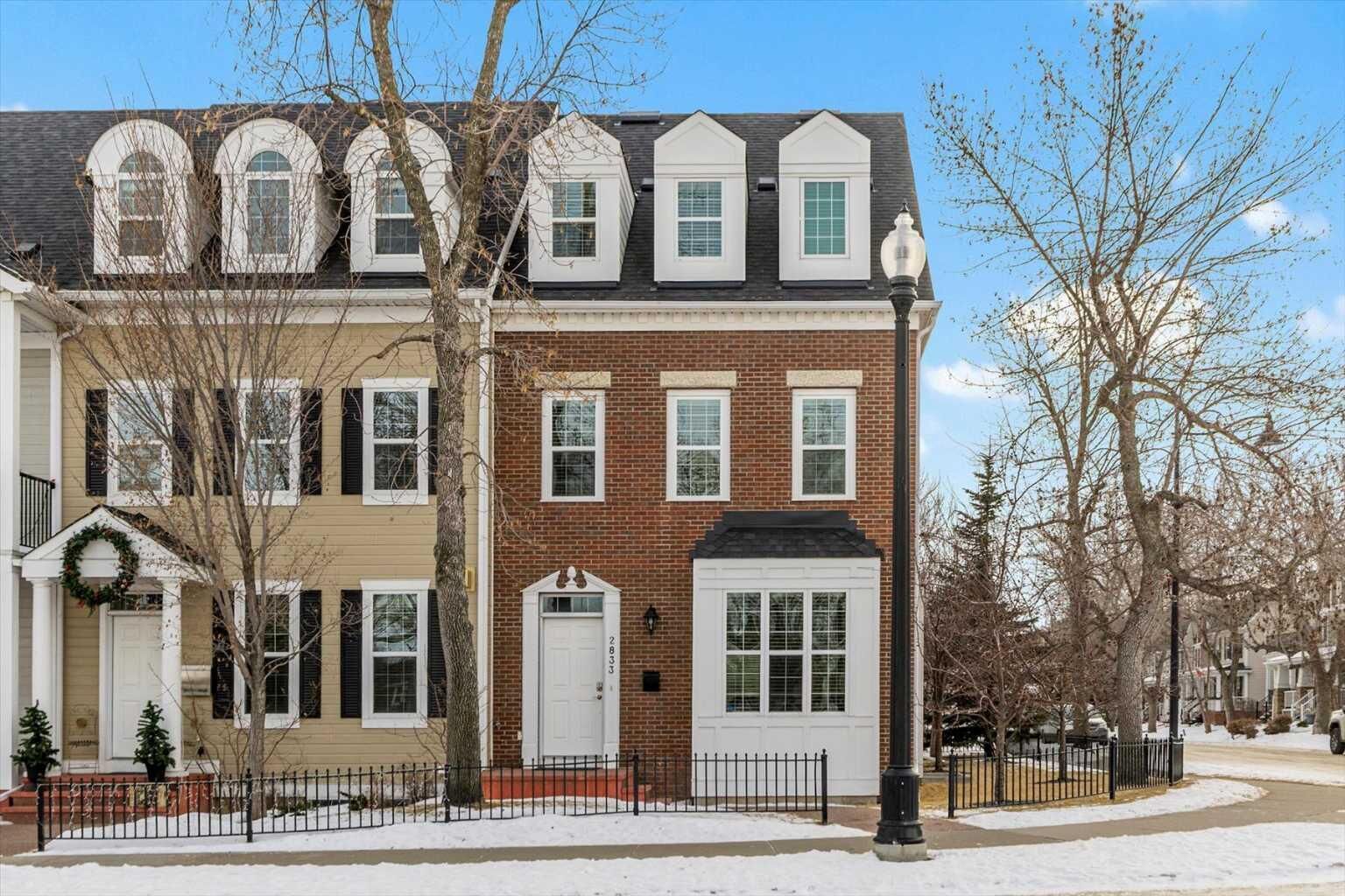 Property Photo:  2833 Dallaire Avenue SW  AB T3E 7T2 