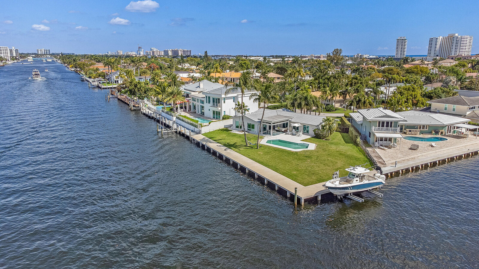 Property Photo:  35 Castle Harbor Island  FL 33308 