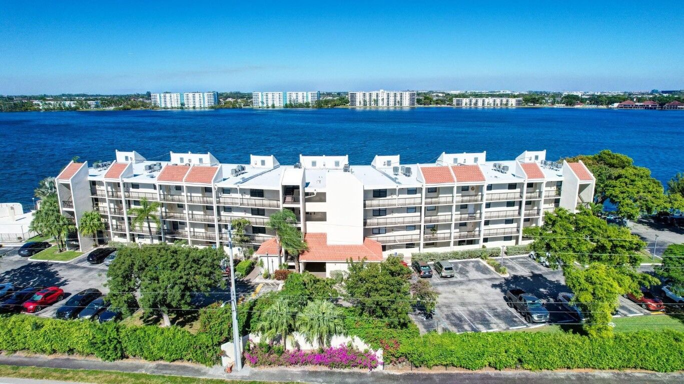 Property Photo:  115 Lake Emerald Drive 403  FL 33309 