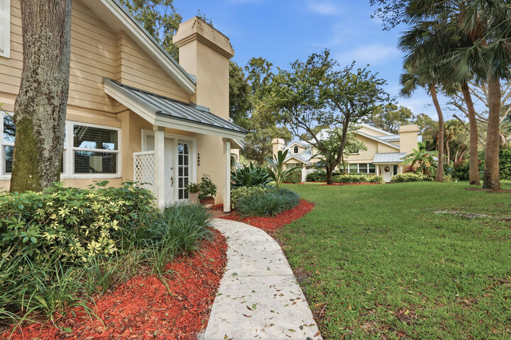 Property Photo: 1003 Copley Court FL 33436