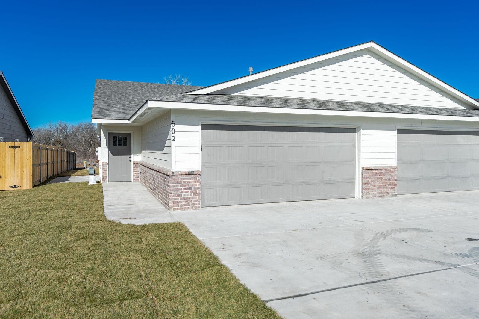 Property Photo:  602 Briarbrook Ln  KS 67147-8955 