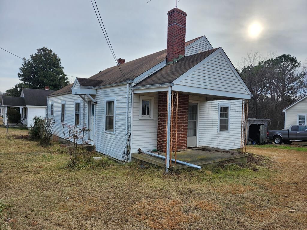 Property Photo: 1801 Roberts Street VA 23901