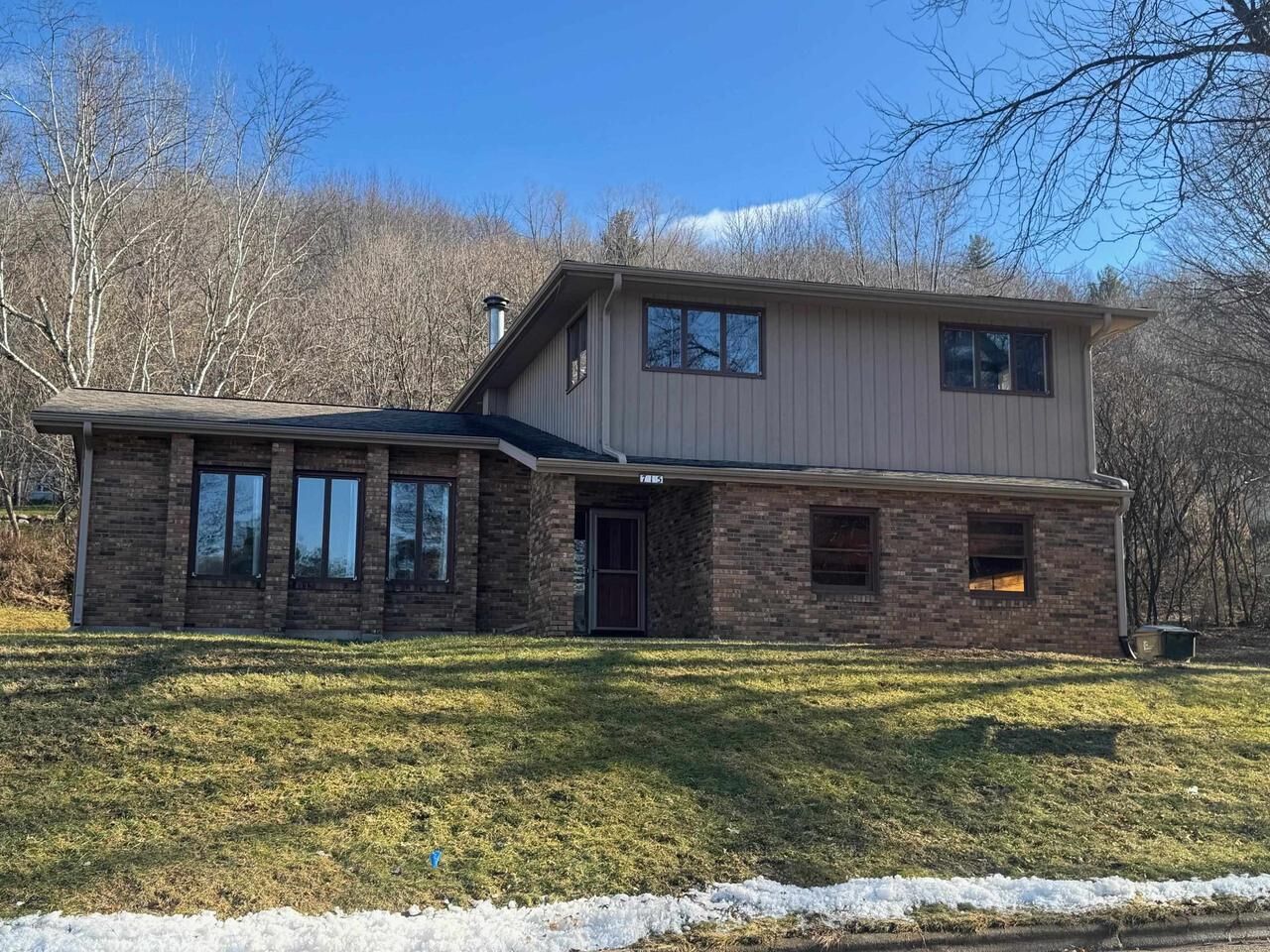 Property Photo:  715 S Cairns Avenue  WI 53581 