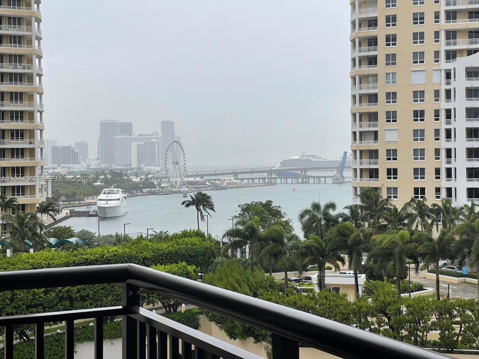 Property Photo:  540 Brickell Key Dr 1006  FL 33131 