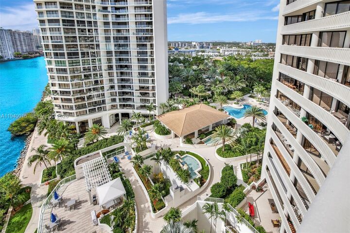 Property Photo:  3000 Island Blvd 502  FL 33160 