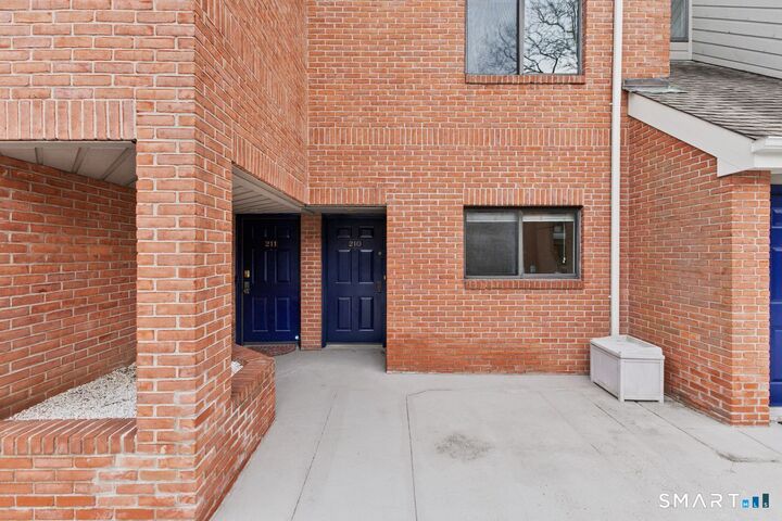 Property Photo:  15 River Road 210  CT 06897 