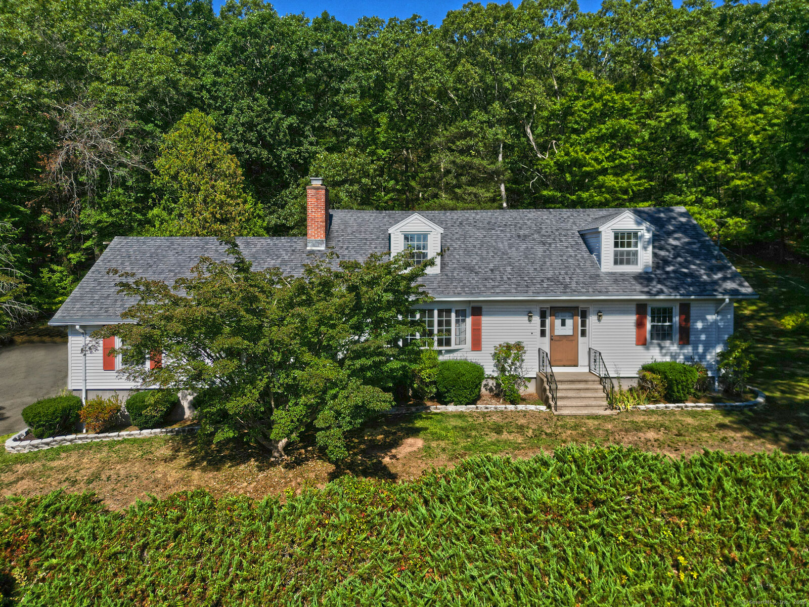 Property Photo: 1350 Mount Carmel Avenue CT 06518