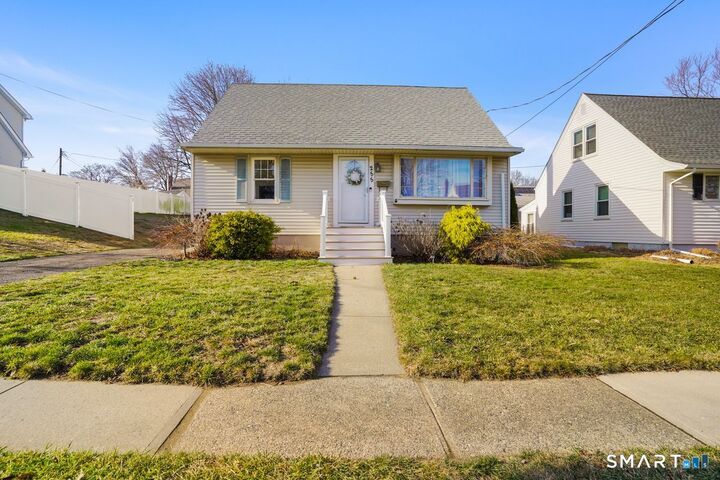 Property Photo:  255 Laurel Street  CT 06615 