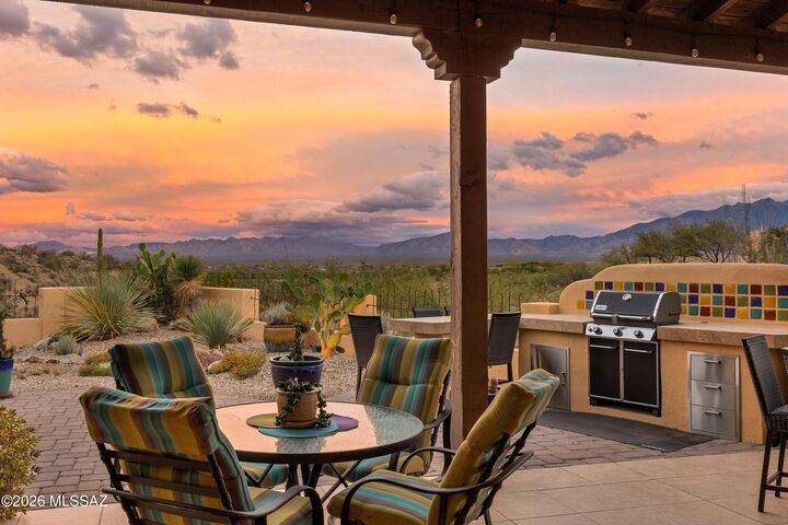 Property Photo: 916 W Placita Quieta AZ 85622