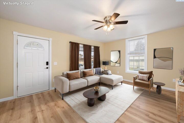 Property Photo: 406 S Fir St WA 99336