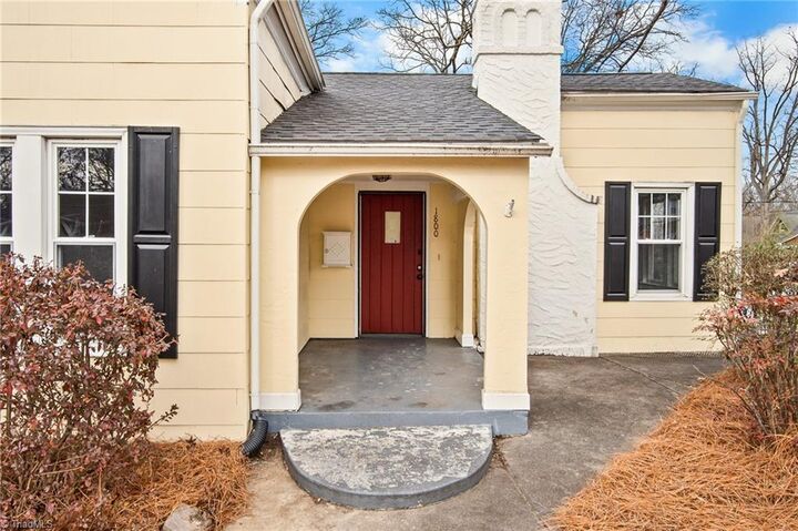 Property Photo:  1800 Walker Avenue  NC 27403 