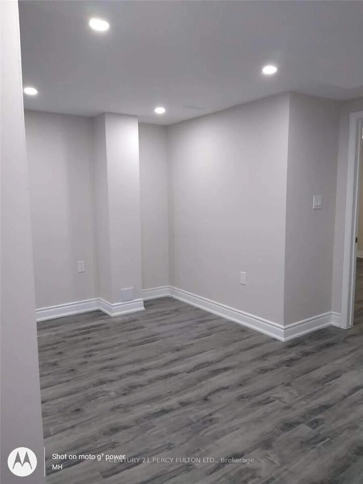 Photo de la propriété:  163 Ecclestone Drive  ON L6X 3R1 