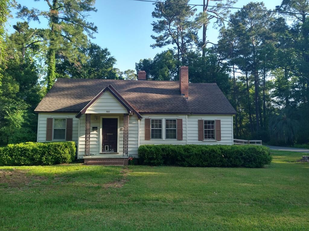 Property Photo: 509 Eighth Street GA 31620