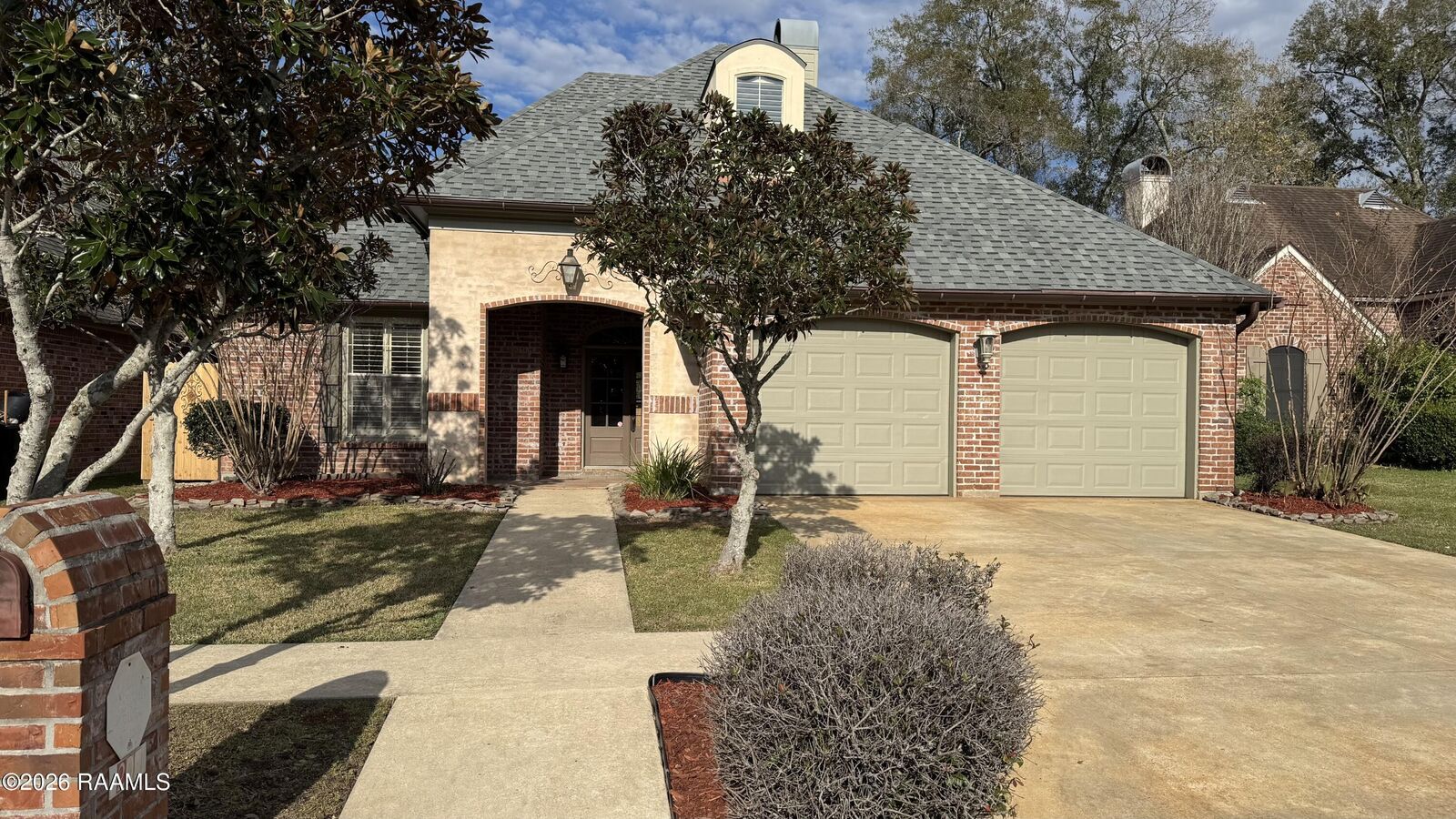 Property Photo:  209 Metairie Court  LA 70503 