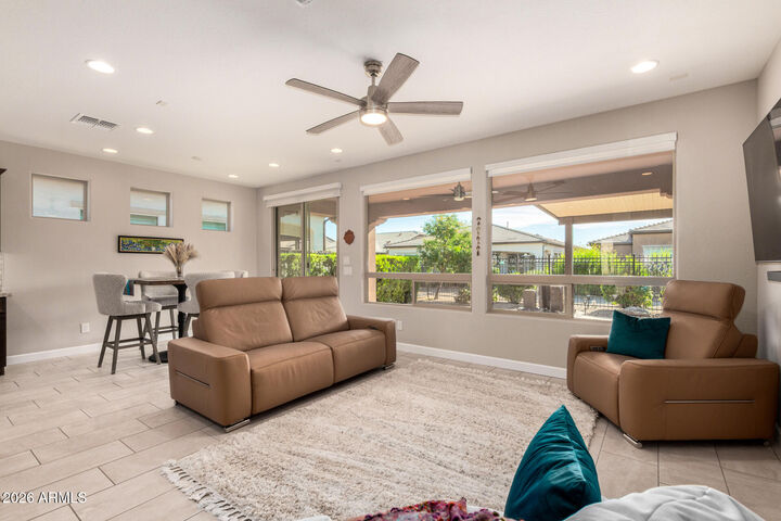 Property Photo:  775 E Farmers Lane  AZ 85140 