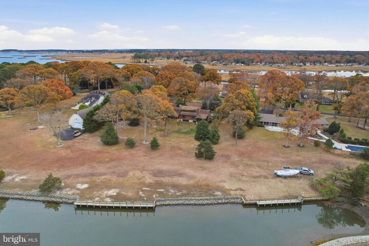 Property Photo:  5 Baypoint Road  DE 19966 