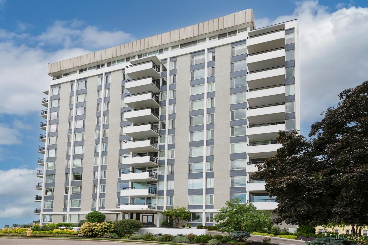 Property Photo:  2401 Ingleside Avenue  OH 45206 