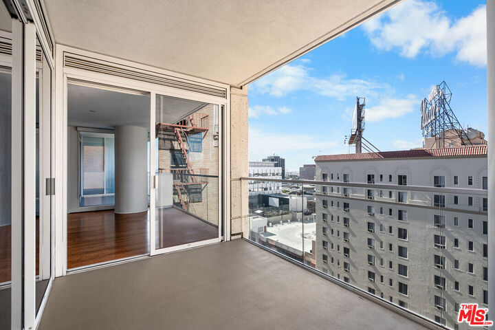 Property Photo: 6250 Hollywood Blvd CA 90028