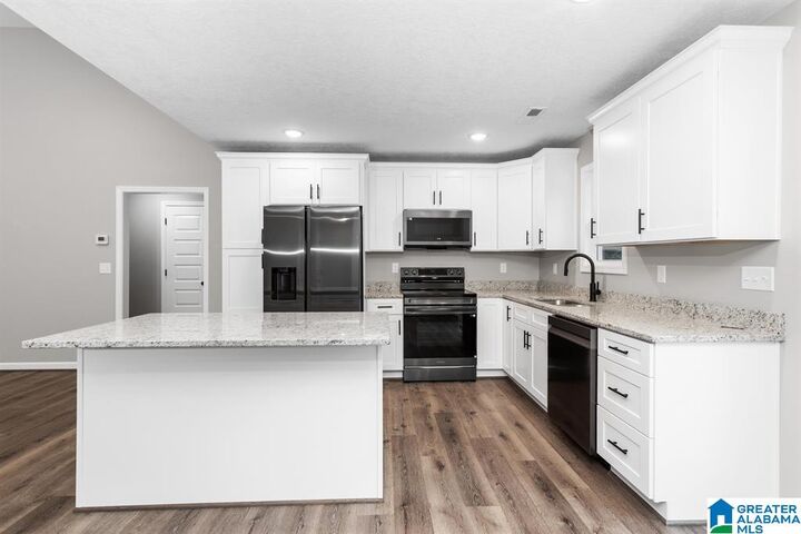 Property Photo:  807 2nd Avenue  AL 36265 