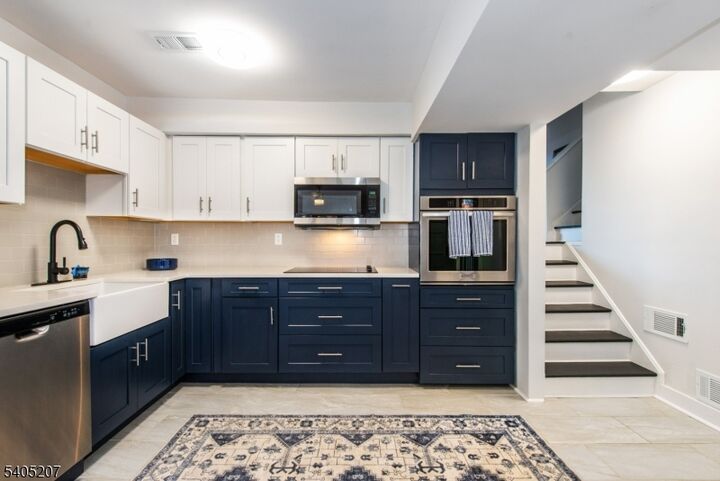 Property Photo:  15 Village Way 5  NJ 07462 