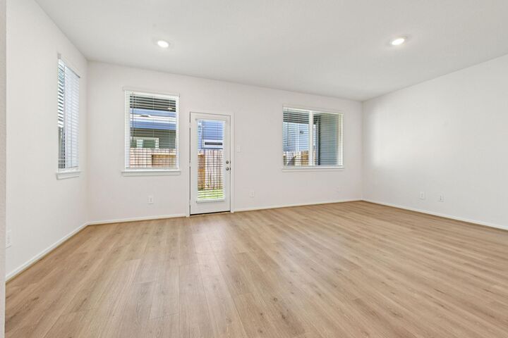 Property Photo:  622 Sand Dollar Drive  TX 77565 