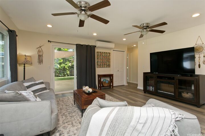 Property Photo:  84-810 Farrington Highway C  HI 96792 