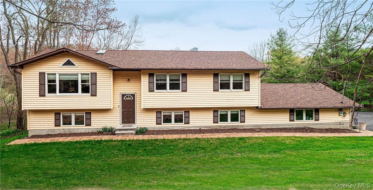 Property Photo:  26 Waterbury Road  NY 10990 