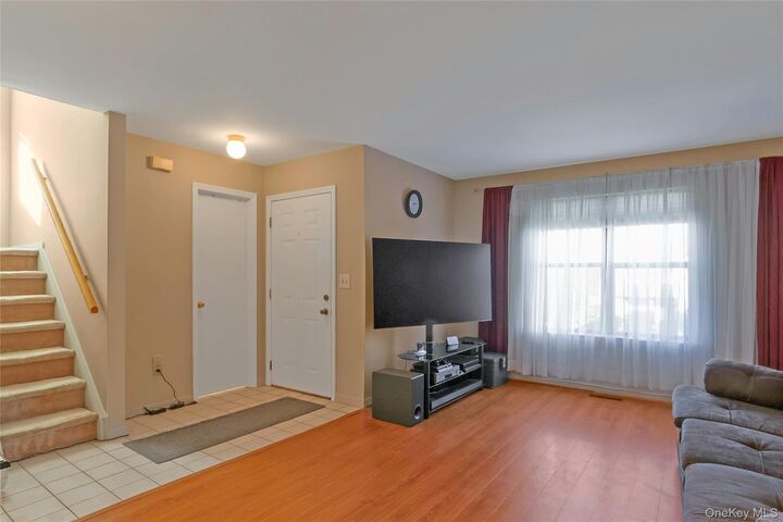 Property Photo:  44 Natalie Court  NY 10950 