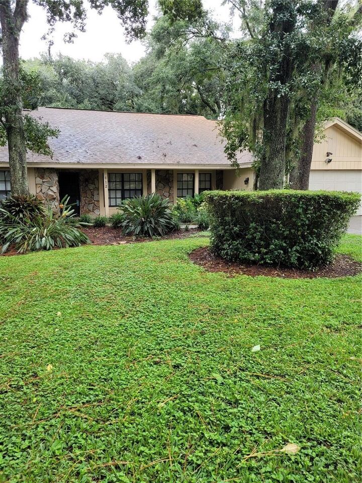 Property Photo: 612 Hidden Lake Drive FL 33511