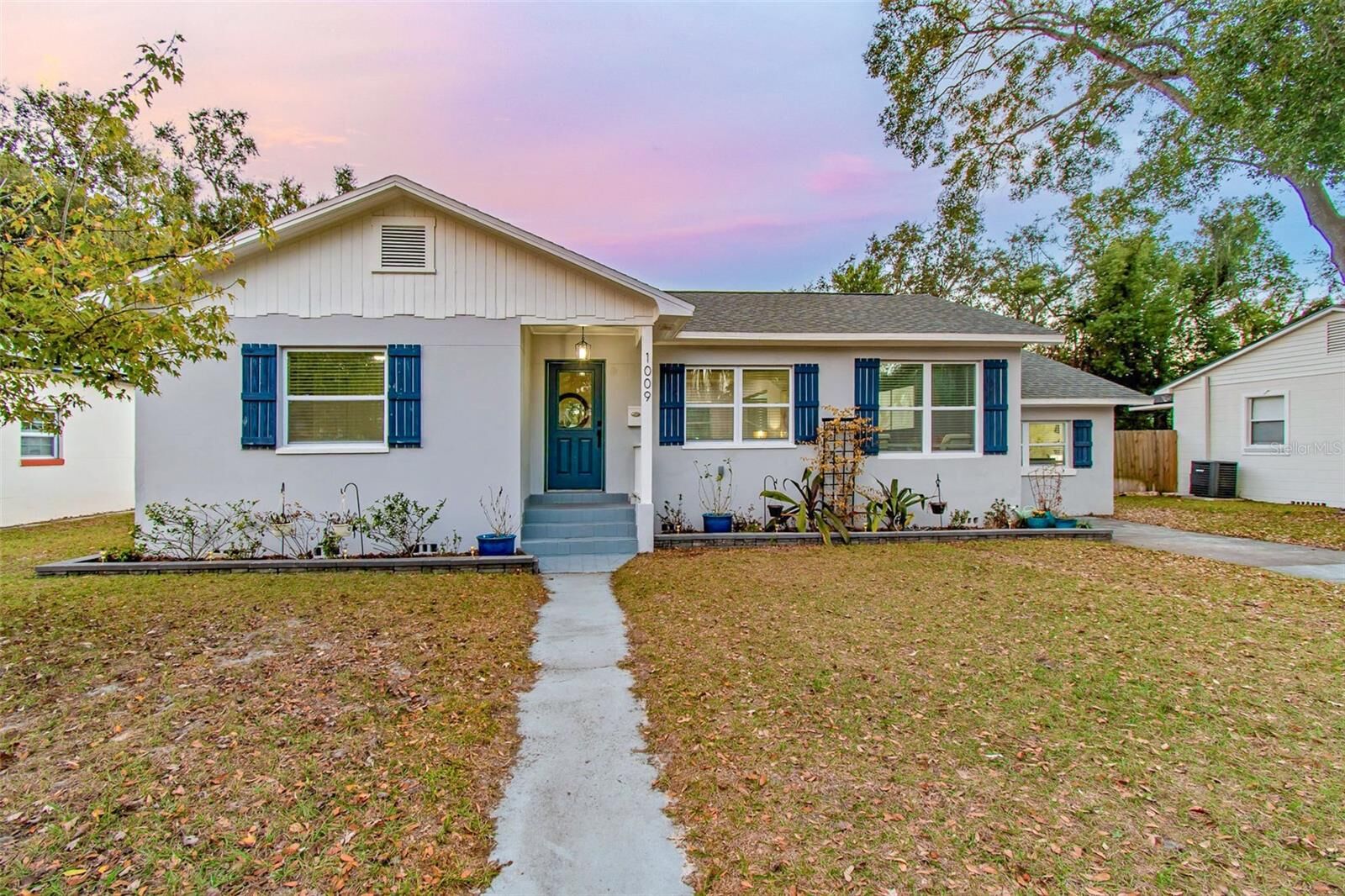 Property Photo:  1009 E Jean Street  FL 33604 