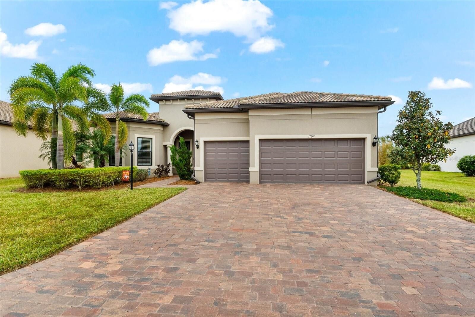 Property Photo: 17802 Eastbrook Terrace FL 34202