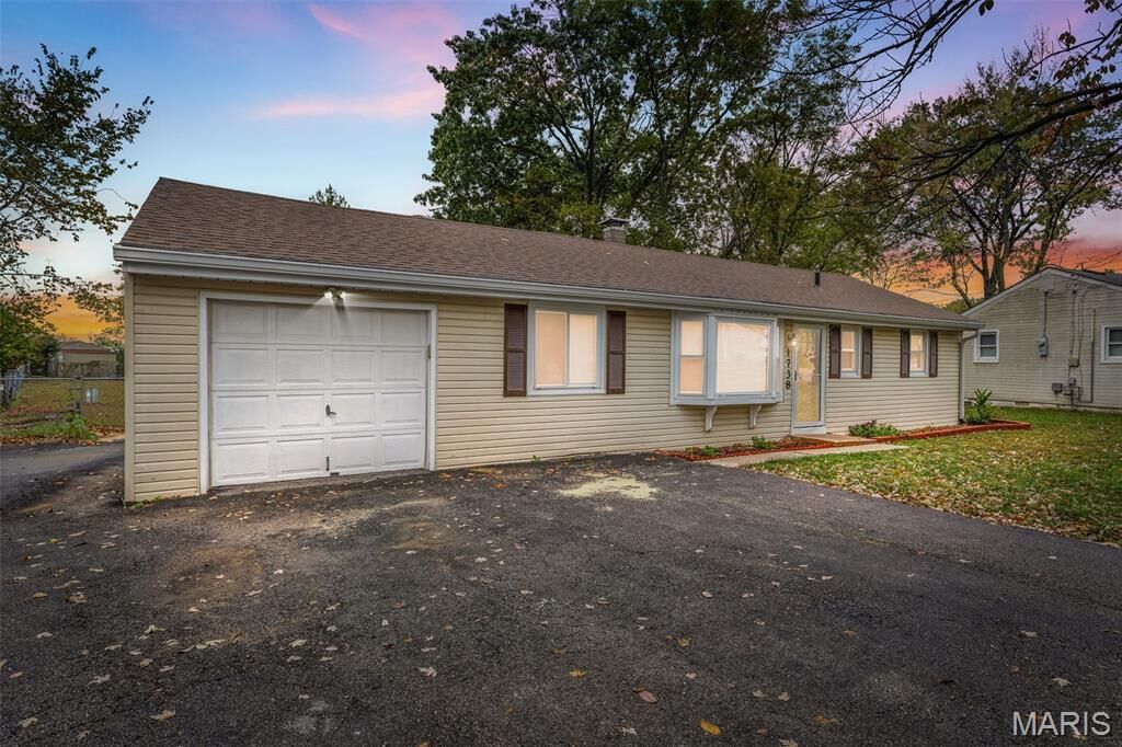 Property Photo:  1738 E Highview Drive  MO 63010 