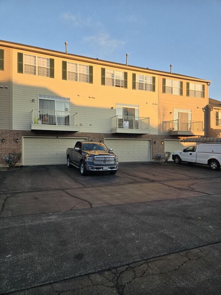 Property Photo:  5220 Cobblers Crossing  IL 60050 