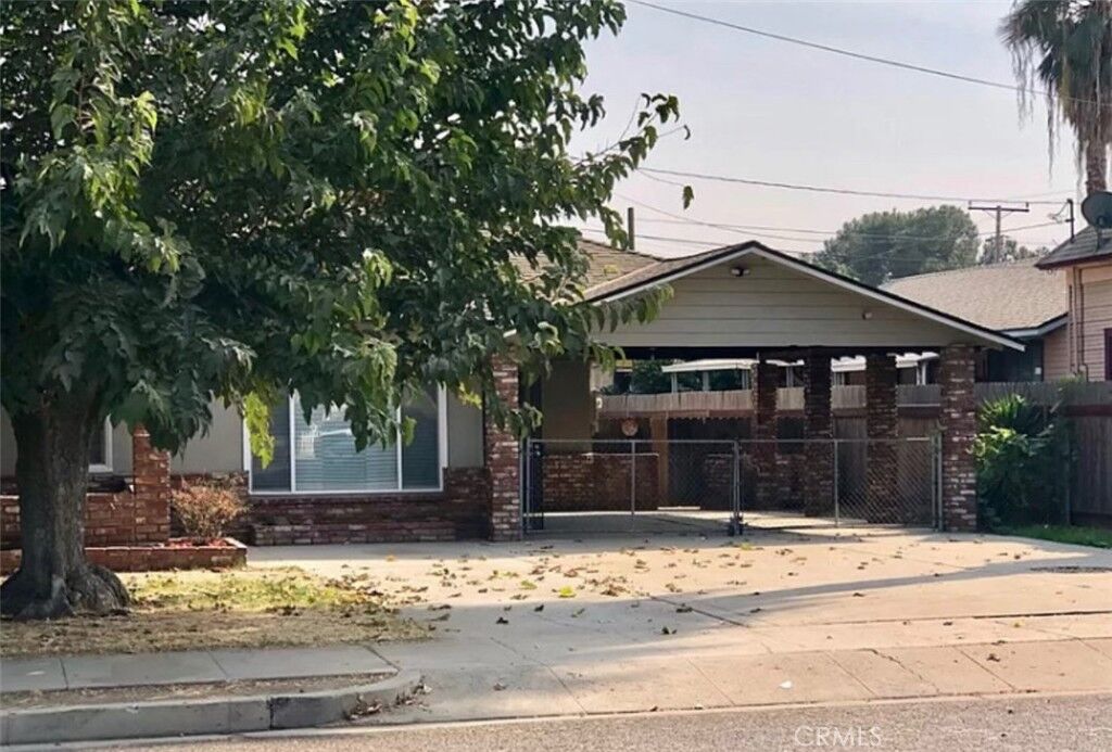 Property Photo:  704 N Garden  CA 93291 