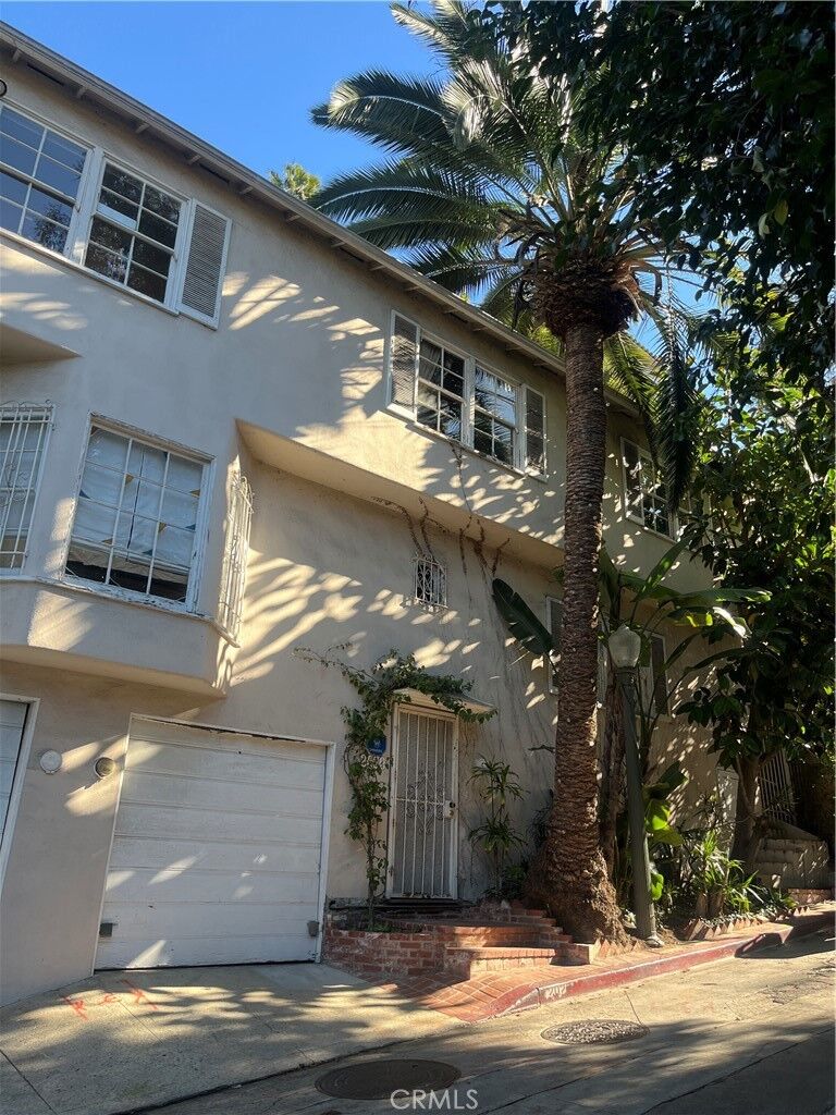 Property Photo: 2020 N Las Palmas CA 90068