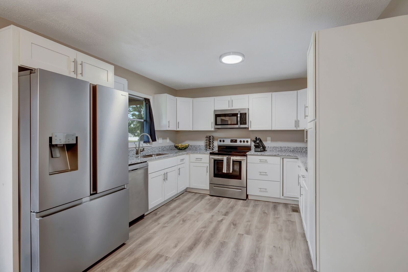 Property Photo:  106 Julian St  TN 37110 