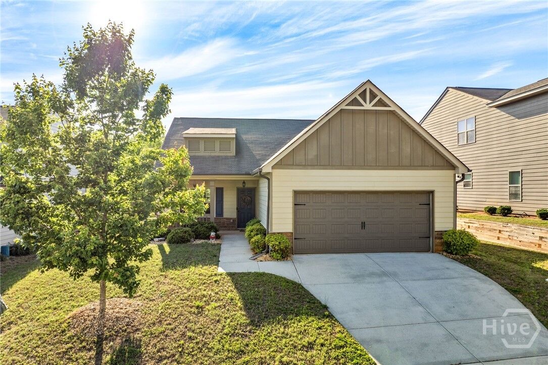 Property Photo: 396 Park West Boulevard GA 30606